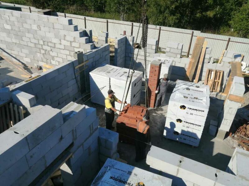 Кладка блока первого этажа КП Марьина роща